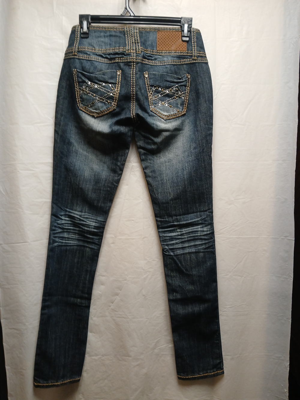 Almost Famous Women’s Dark Wash Embellished Back-Pocket Jeans - Blue